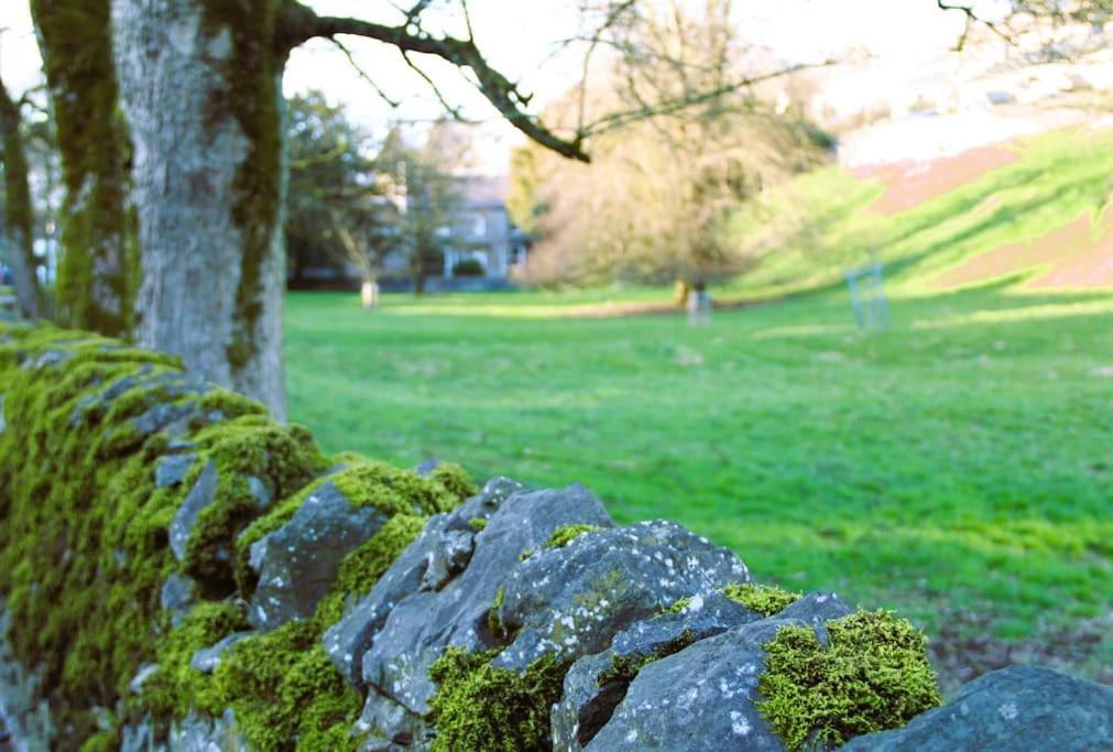 Gorgeous Cozy Cottage With A Heritage Feel, Walks, Pubs & Wood Burner Tideswell Esterno foto