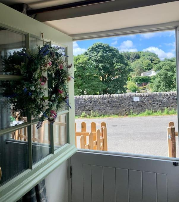 Gorgeous Cozy Cottage With A Heritage Feel, Walks, Pubs & Wood Burner Tideswell Esterno foto